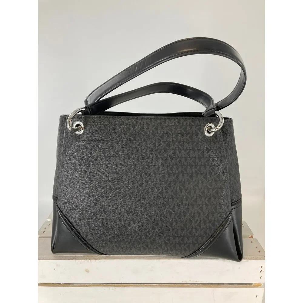 MICHAEL KORS, LARGE BLACK SIGNATURE LEATHER SHOULDER BAG